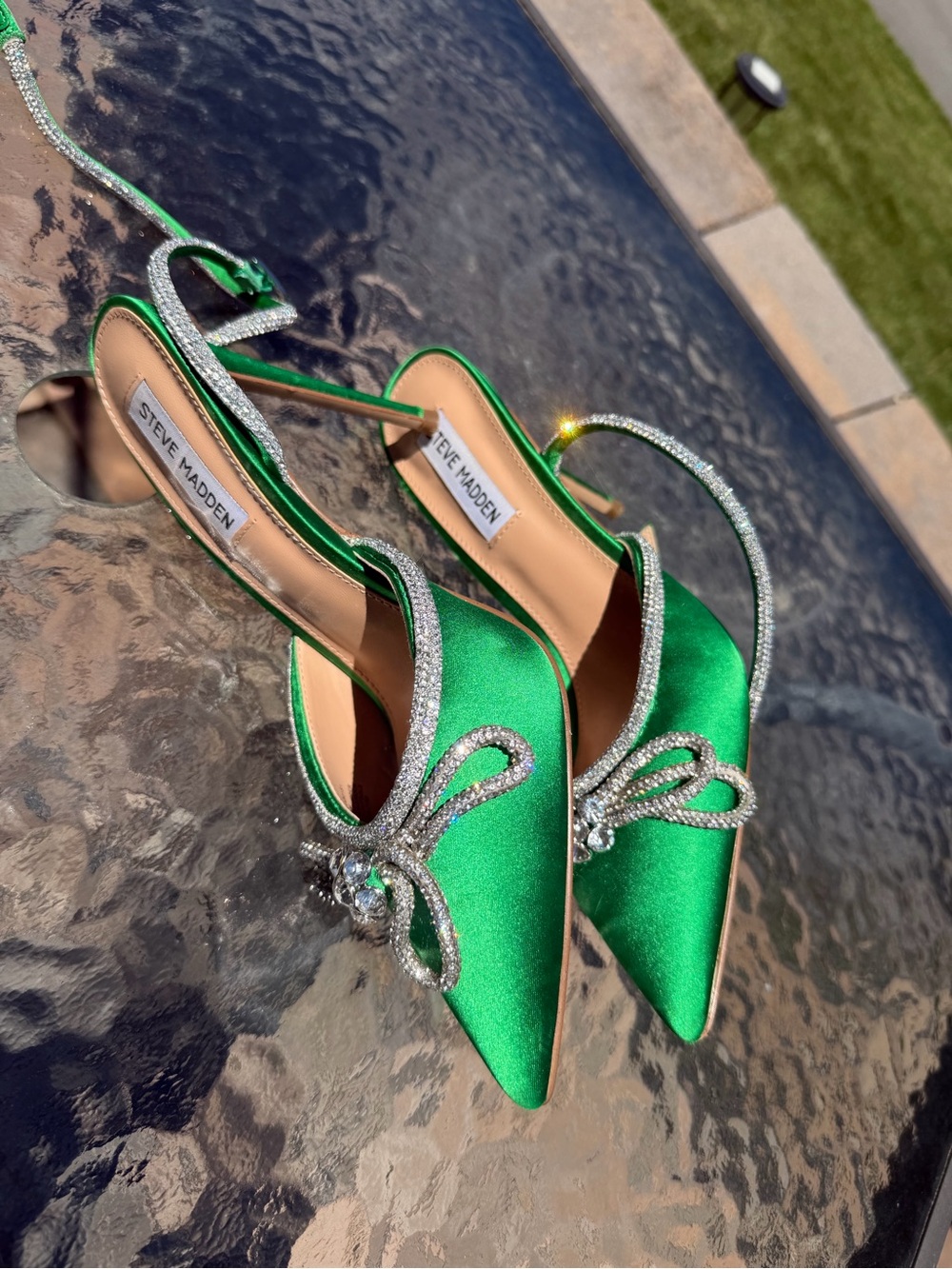 Steve Madden Emerald Green Satin Pointed Mules with Crystal Bow - Picture 2 of 4